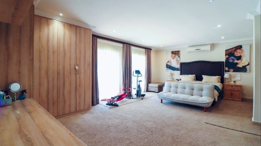 5 Bedroom Property for Sale in Protea Park North West